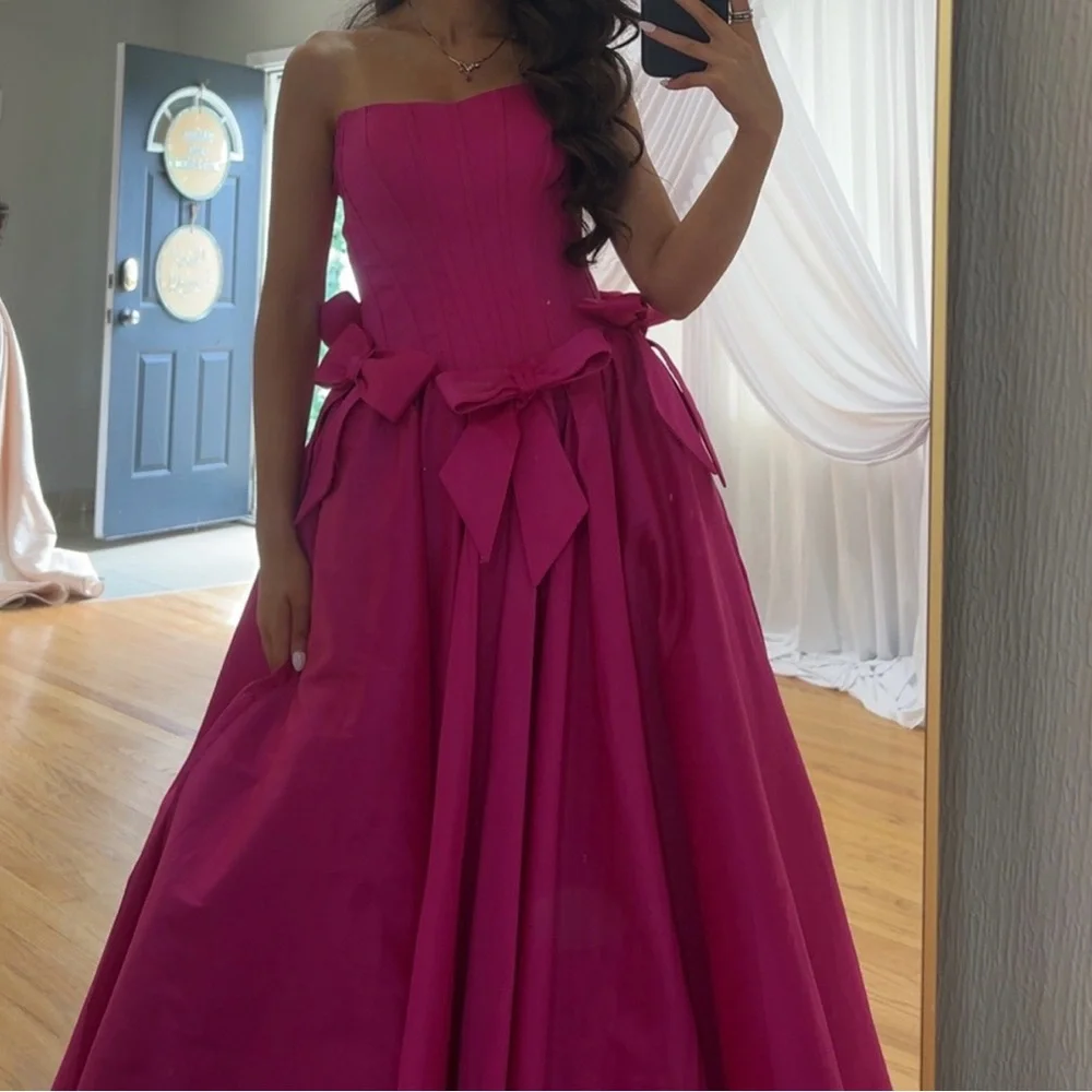 Elegant Pink Strapless Evening Gown - Picture 4 of 6